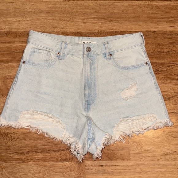 Pacsun light blue jean shorts with small rips at bottom size 27 - Picture 1 of 3
